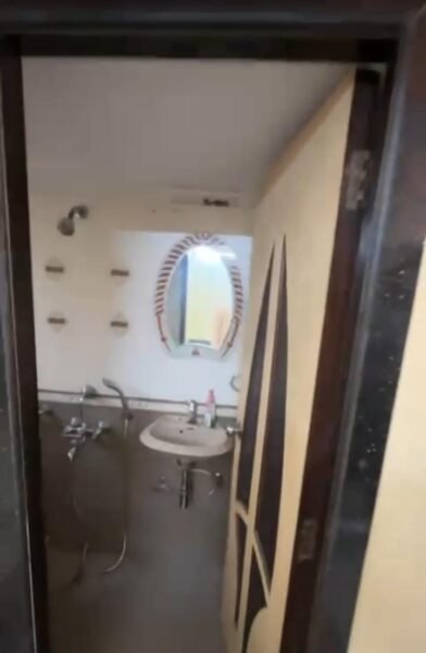 2 Sahring Flat Available – Andheri West