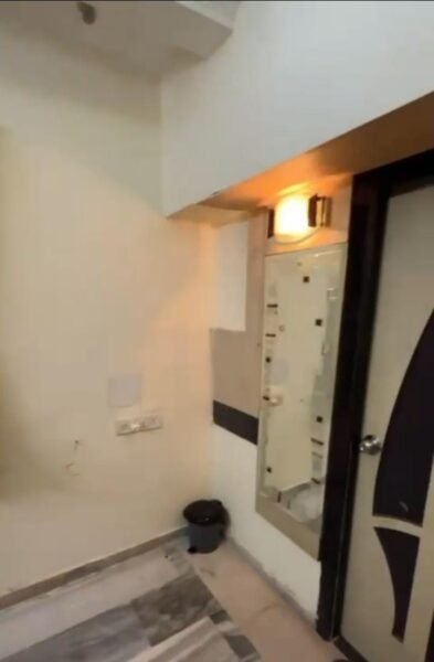 2 Sahring Flat Available – Andheri West