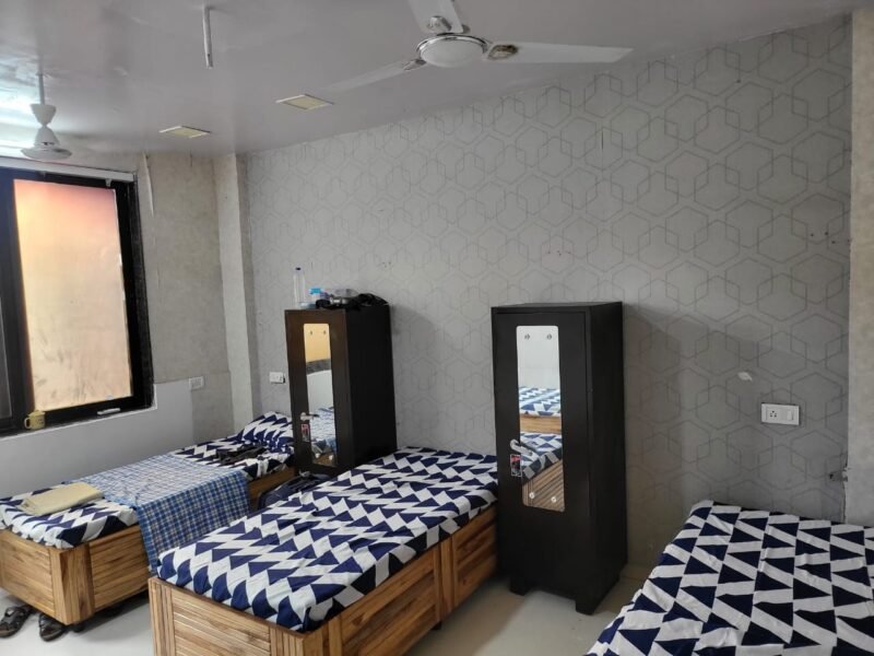 3 sharing boys pg -four bunglow