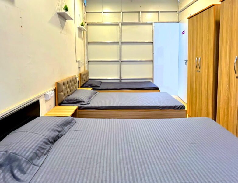 2.5bhk Girls Sharing Apartment - Navpada, Vile Parle East