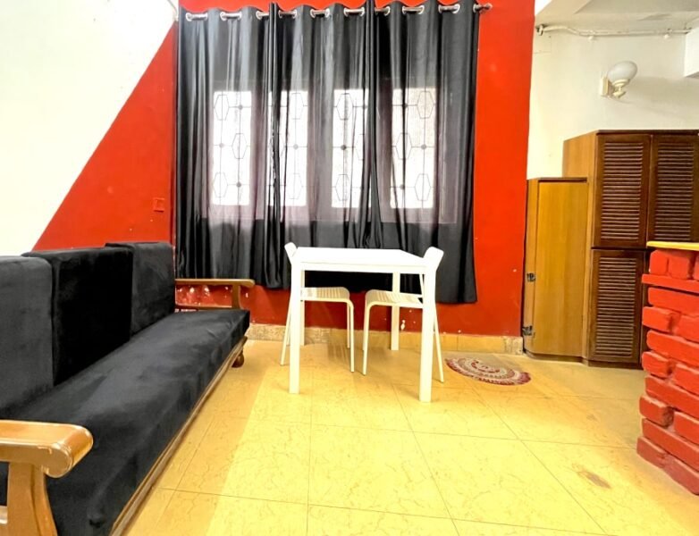 2.5bhk Girls Sharing Apartment - Navpada, Vile Parle East