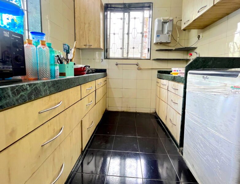 2.5bhk Girls Sharing Apartment - Navpada, Vile Parle East
